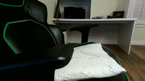 Snapshot of kt12369 chatting on 01-02-25, 07:23 Kevin online show from 01-02-25, 07:23