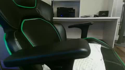 Snapshot of kt12369 chatting on 01-06-25, 07:42 Kevin online show from 01-06-25, 07:42