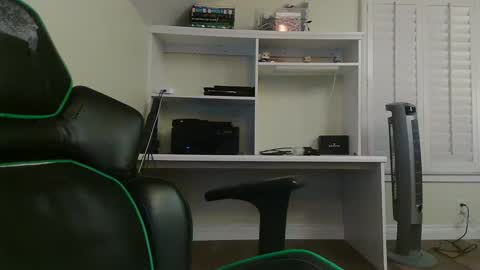 Snapshot of kt12369 chatting on 01-08-25, 07:34 Kevin online show from 01-08-25, 07:34