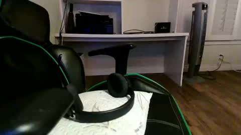 Snapshot of kt12369 chatting on 01-20-25, 09:03 Kevin online show from 01-20-25, 09:03