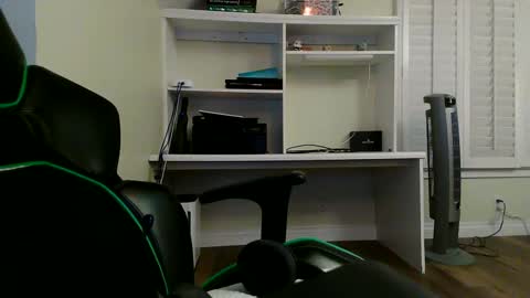 Snapshot of kt12369 chatting on 01-21-25, 07:26 Kevin online show from 01-21-25, 07:26