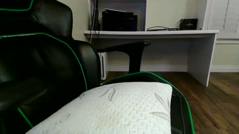 Snapshot of kt12369 chatting on 01-24-25, 07:41 Kevin online show from 01-24-25, 07:41