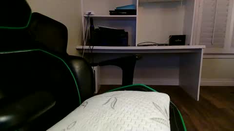 Snapshot of kt12369 chatting on 01-27-25, 07:45 Kevin online show from 01-27-25, 07:45