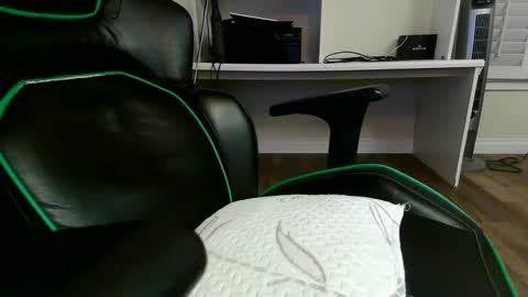 Snapshot of kt12369 chatting on 02-02-25, 07:20 Kevin online show from 02-02-25, 07:20