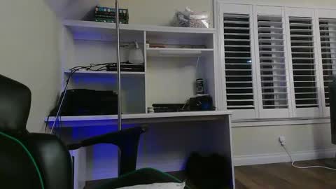 Snapshot of kt12369 chatting on 10-02-25, 07:15 Kevin online show from 10-02-25, 07:15