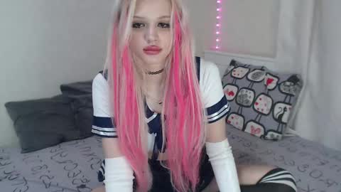 Emilia online show from 02-11-25, 07:05