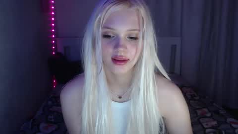 Emilia online show from 02-24-25, 01:57