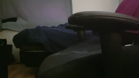 Snapshot of kubish1 chatting on 01-17-25, 04:15 Kubish online show from 01-17-25, 04:15