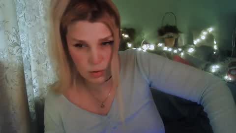 Snapshot of kudesnizza chatting on 02-09-25, 11:14 Annika MTF ts post -op online show from 02-09-25, 11:14