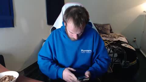 Snapshot of kuggy570 chatting on 12-17-25, 10:27 Kuggy online show from 12-17-25, 10:27