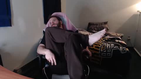 Snapshot of kuggy570 chatting on 12-20-25, 12:34 Kuggy online show from 12-20-25, 12:34