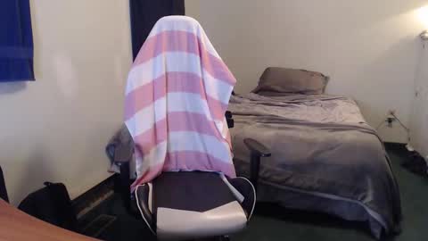 Snapshot of kuggy570 chatting on 01-05-26, 10:46 Kuggy online show from 01-05-26, 10:46