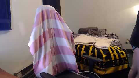 Snapshot of kuggy570 chatting on 02-14-26, 12:35 Kuggy online show from 02-14-26, 12:35