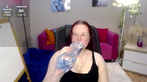 kuri_u online show from 04-16-26, 11:44