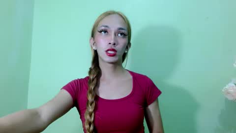 Snapshot of kween_romance chatting on 12-30-24, 02:51 Kween online show from 12-30-24, 02:51
