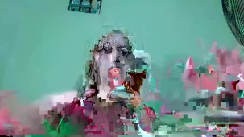 Snapshot of kween_romance chatting on 12-30-24, 09:08 Kween online show from 12-30-24, 09:08