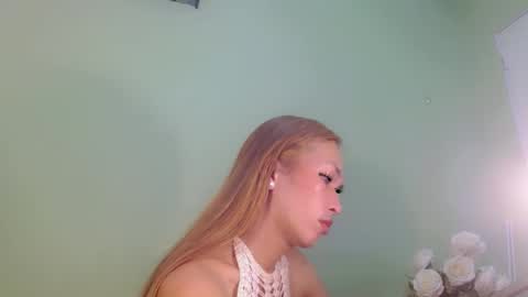 Snapshot of kween_romance chatting on 01-01-25, 10:24 Kween online show from 01-01-25, 10:24