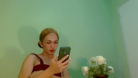 Snapshot of kween_romance chatting on 01-04-25, 08:59 Kween online show from 01-04-25, 08:59