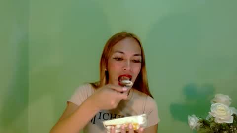 Snapshot of kween_romance chatting on 01-05-25, 01:36 Kween online show from 01-05-25, 01:36