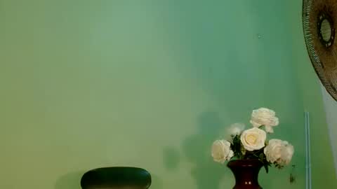 Snapshot of kween_romance chatting on 01-08-25, 06:31 Kween online show from 01-08-25, 06:31