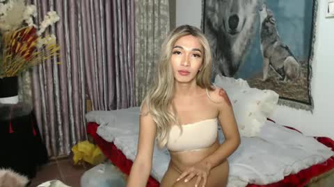 Snapshot of kween_romance chatting on 01-18-25, 06:21 Kween online show from 01-18-25, 06:21
