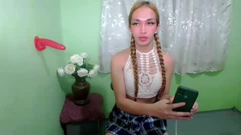 Snapshot of kween_romance chatting on 02-11-25, 09:14 Kween online show from 02-11-25, 09:14