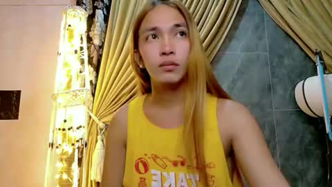 Snapshot of kween_romance chatting on 10-05-25, 09:34 Kween online show from 10-05-25, 09:34