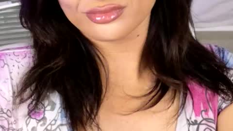 Snapshot of kxaxmichelle chatting on 01-12-26, 09:31 Kick online show from 01-12-26, 09:31