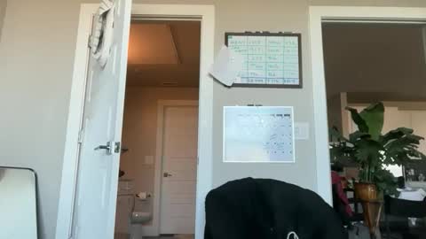 Kyle Kickstand online show from 11-26-25, 06:42