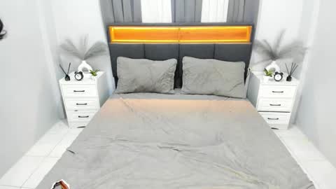 Snapshot of kylie_cums chatting on 11-08-25, 06:18 kylie_cums online show from 11-08-25, 06:18