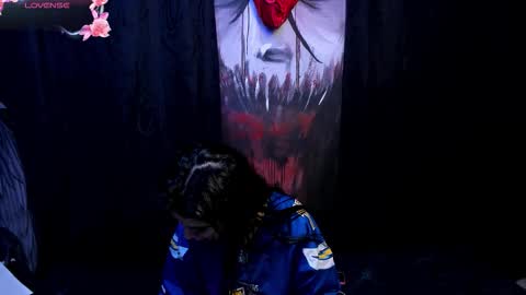 Snapshot of kylie_foxx1 chatting on 09-30-25, 10:37 submissive demon Please help me to reach 500 thumbs up online show from 09-30-25, 10:37