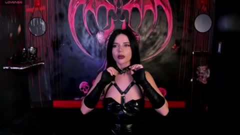Snapshot of kylie_foxx1 chatting on 05-15-26, 10:50 submissive demon Please help me to reach 500 thumbs up online show from 05-15-26, 10:50