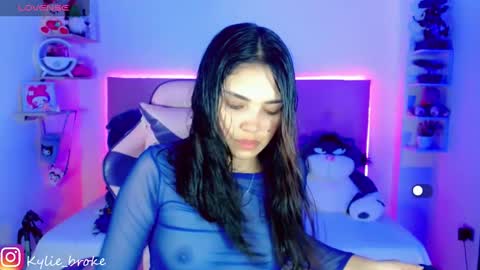 Snapshot of kylie_hottt_ chatting on 02-03-25, 09:18 k ylie online show from 02-03-25, 09:18