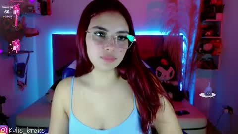 Snapshot of kylie_hottt_ chatting on 09-24-25, 09:40 k ylie online show from 09-24-25, 09:40