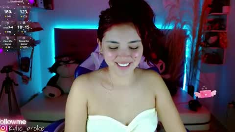 Snapshot of kylie_hottt_ chatting on 10-03-25, 10:29 k ylie online show from 10-03-25, 10:29