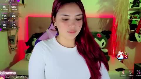 Snapshot of kylie_hottt_ chatting on 11-28-25, 09:39 k ylie online show from 11-28-25, 09:39