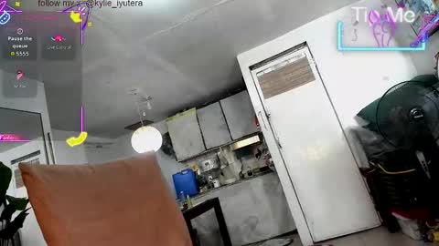 kylie online show from 09-24-25, 02:04