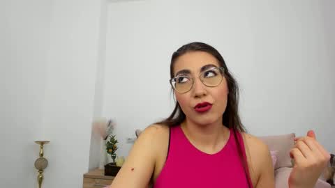 Snapshot of kylie_kathy chatting on 09-21-25, 06:42 Kylie online show from 09-21-25, 06:42