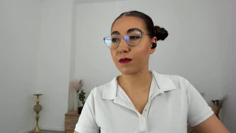 Snapshot of kylie_kathy chatting on 09-23-25, 06:11 Kylie online show from 09-23-25, 06:11