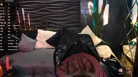 Kylie online show from 06-10-26, 01:43