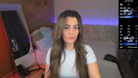 Kylie online show from 07-08-26, 05:34