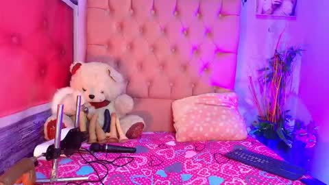  KYLIE online show from 12-16-25, 05:51