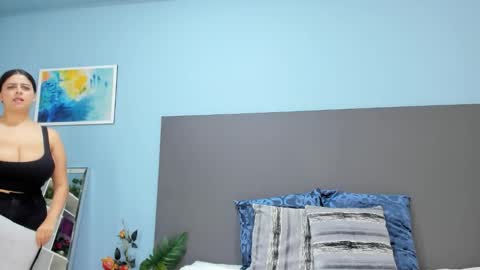 Snapshot of kylie_reyes chatting on 10-24-25, 07:32 Kylie Reyes online show from 10-24-25, 07:32