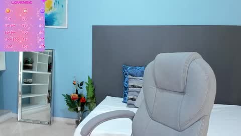 Snapshot of kylie_reyes chatting on 10-27-25, 07:29 Kylie Reyes online show from 10-27-25, 07:29