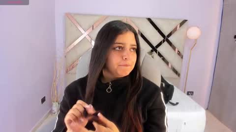 Snapshot of kylie_reyes chatting on 12-01-25, 07:08 Kylie Reyes online show from 12-01-25, 07:08