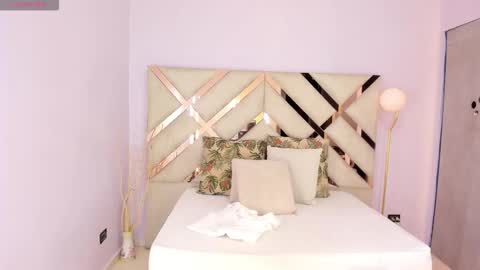 Snapshot of kylie_reyes chatting on 12-05-25, 07:32 Kylie Reyes online show from 12-05-25, 07:32