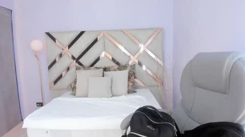 Snapshot of kylie_reyes chatting on 12-15-25, 07:29 Kylie Reyes online show from 12-15-25, 07:29