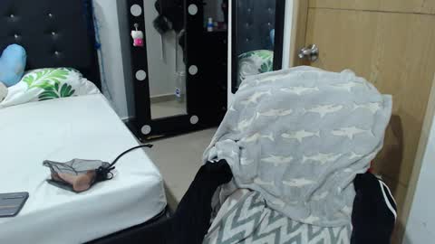 Instagram Kylie switch  followme  buy lovense here online show from 01-04-25, 04:33