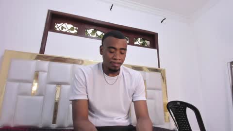 Snapshot of kylieandjhonny chatting on 01-25-25, 06:24 Kaylie And Jhony online show from 01-25-25, 06:24