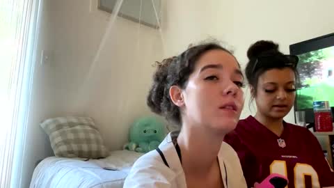 Kylie online show from 09-11-25, 02:28